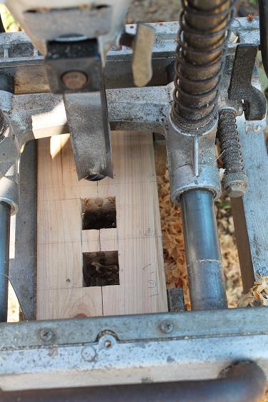 角ノミを使ってほぞ穴を開ける方法と手順[木材の刻み（仕口・継手） 第 